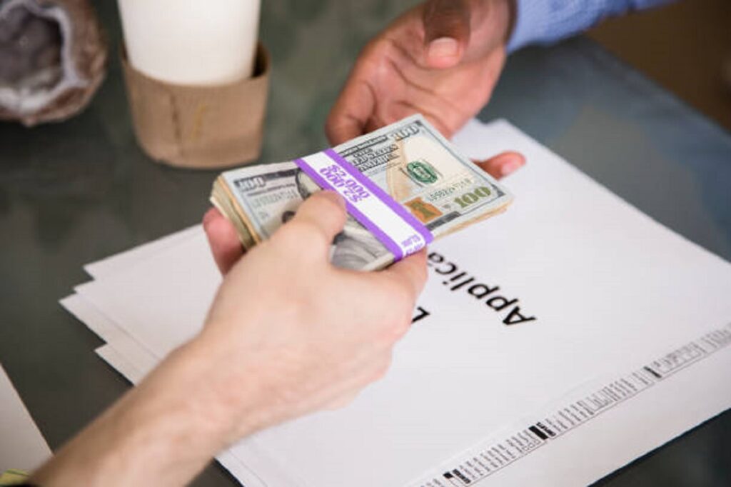Foreclosure bailout lender providing funds for financial assistance