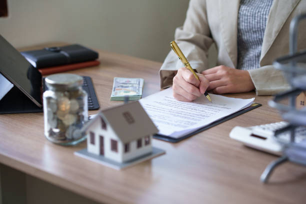 Real estate bridge lender finalizing documents for fast approval