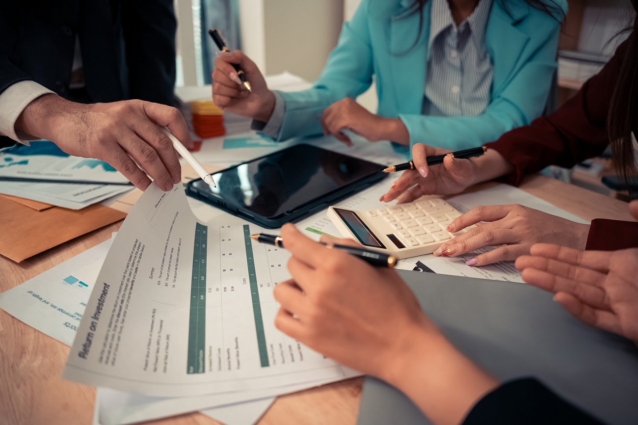 Lenders analyzing cash flow for loans without tax returns